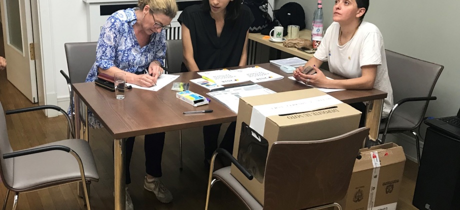 Inició la jornada electoral presidencial 2018 para la segunda vuelta en el Consulado de Colombia en Berlín en 2018